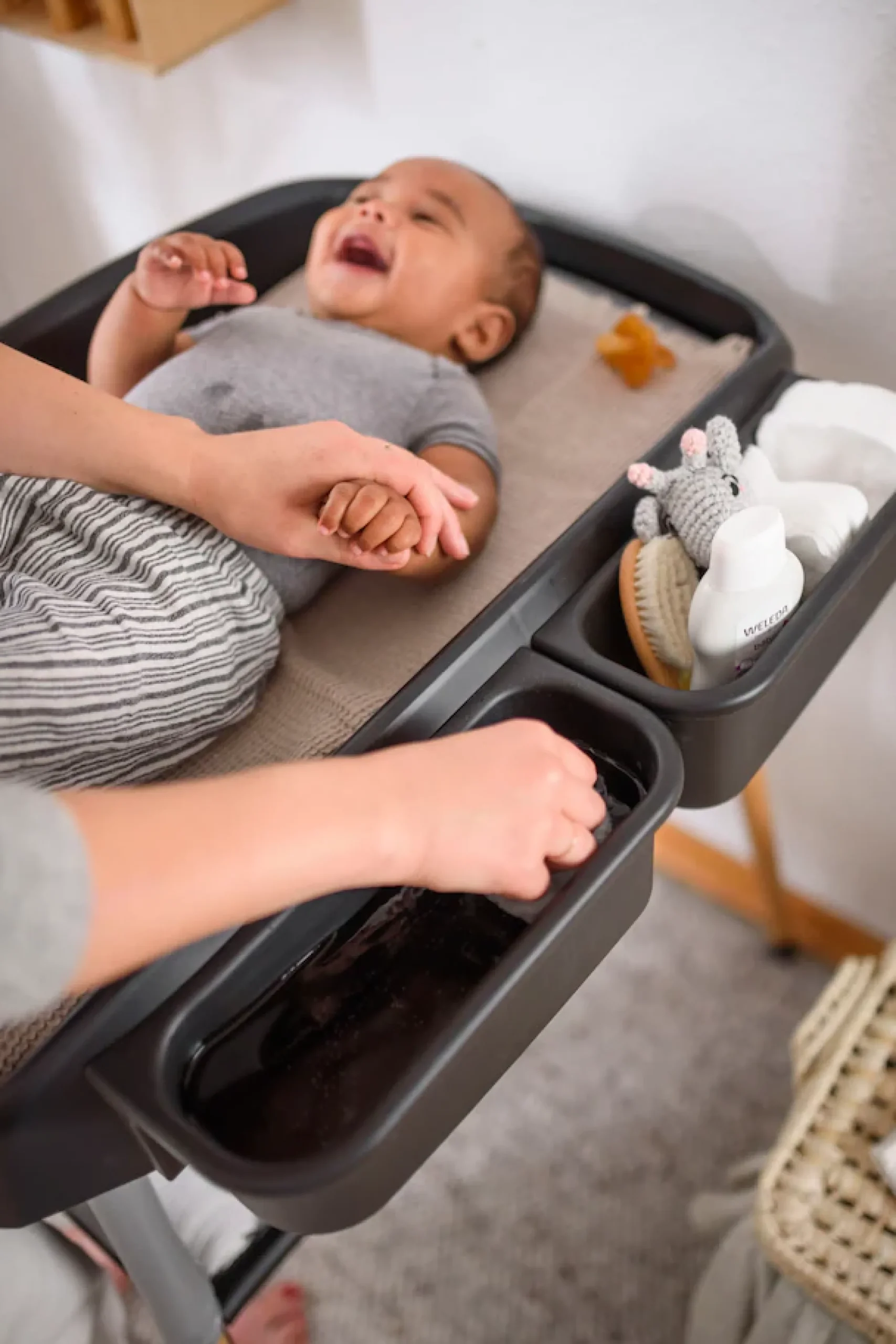 BabyGo Wickeltisch »ChangeMe, schwarz« bis 11 kg Made in Europe 62 cm