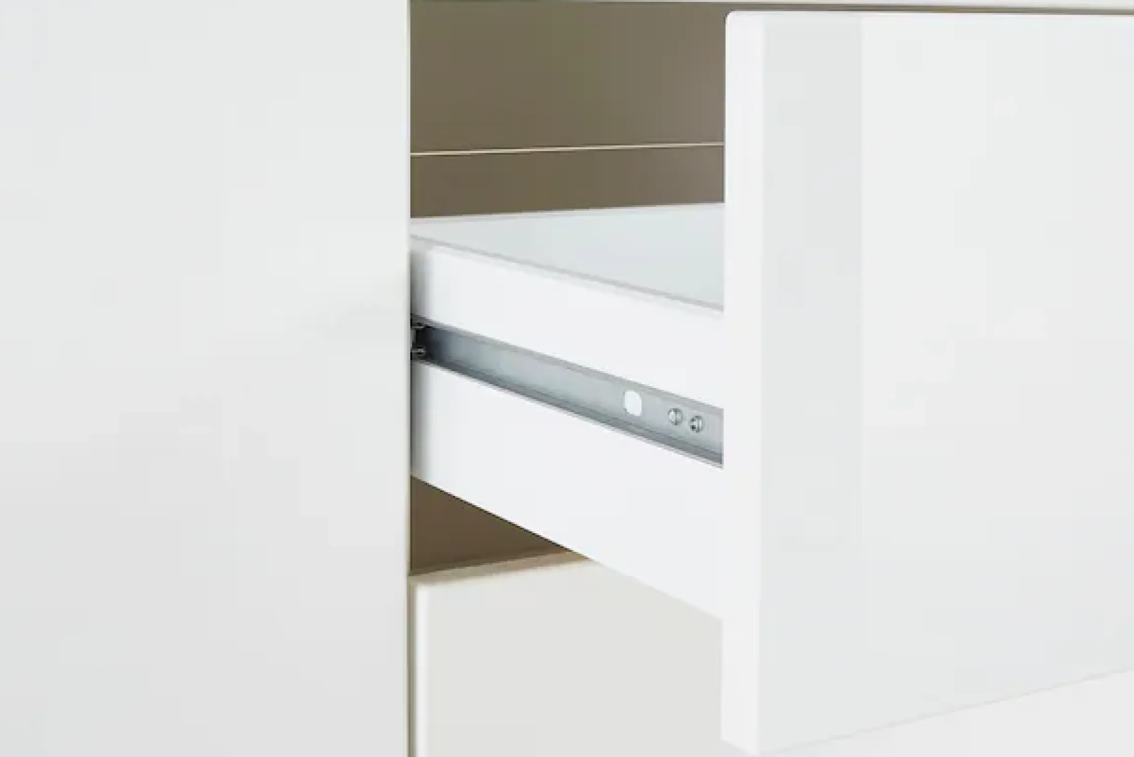 borchardt Möbel Sideboard »Kapstadt, Kommode mit Push-to-open-Funktion, Hochglanz-Dekor« Breite 200cm mit viel Stauraum, 3 Schubfächern und 3 Türen