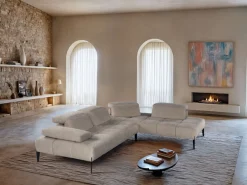 CALIA ITALIA Ecksofa »Skyline, Made in Italy, Design-Sofa, L-Form, mit Sitztiefenverstellung« verstellbare Armlehne und Kopfstütze für maximalen Komfort