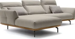 Creation BY ROLF BENZ Ecksofa »CR.460 Design-Sofa der Extraklasse, verstellbare Rückenlehne, L-Form« Sockel in Nussbaum, Winkelfüße in Umbragrau, Breite 318 cm