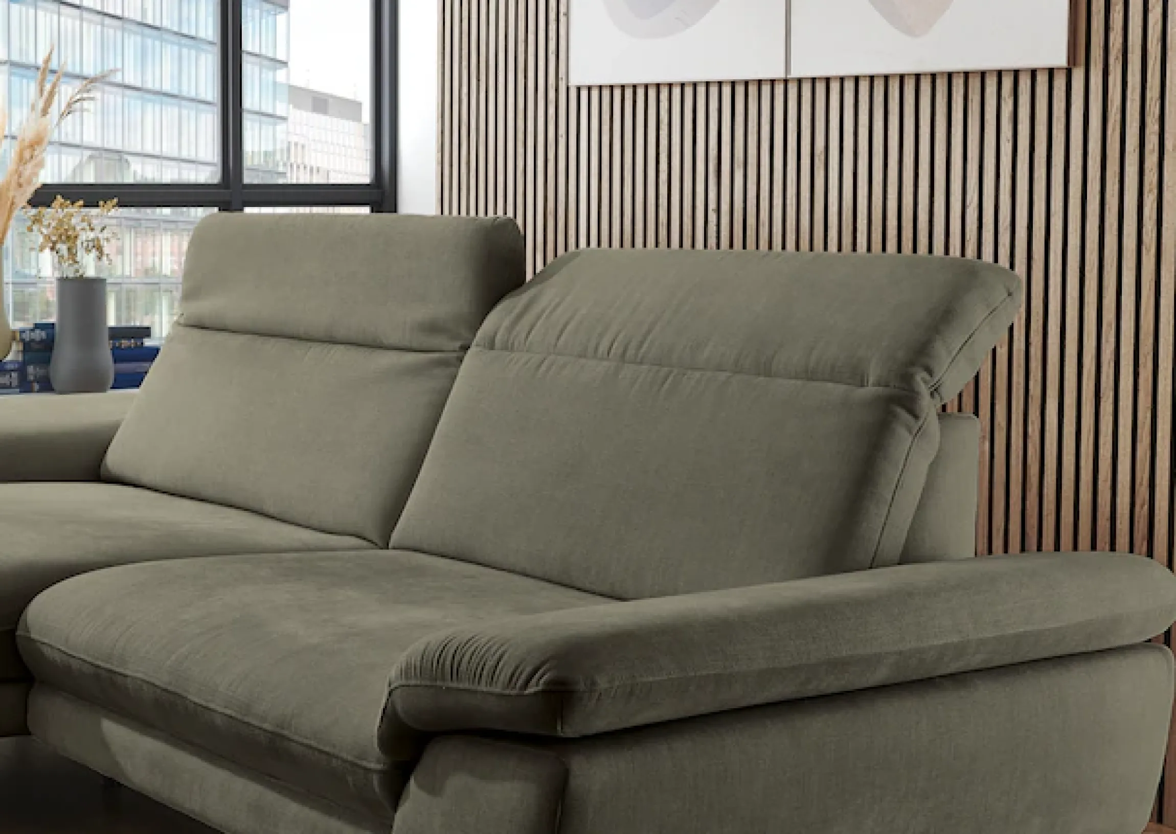 Die PlanBar Ecksofa »MP-IN22025 L-Form« mit Kopfteilverstellung, wahlweise mit motorischem Canape