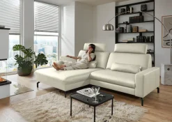 Die PlanBar Ecksofa »PN-EM20028 L-Form mit Kopfstützen« wahlweise mit motorischem Canape
