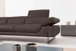 Egoitaliano Ecksofa »Queenie, extravagantes Sofa mit erstklassigem Sitzkomfort, L-Form« mit verstellbarer Armlehne und Kopfteilen für Wohlfühlkomfort