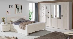 FORTE Kleiderschrank »Kashmir, klassischer Landhausstil, Made in Europe« Maße (B/T/H): 255/63/221 cm,mit Spiegel und dekorativen Fräsungen und Elementen