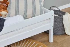 Home affaire Jugendbett »ECO One« Kinderbett mit Rausfallschutz und Leiter, 3 Farben/Matratze wählbar