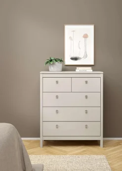 Home affaire Kommode »Madrid, Aufbewahrung, Schubladenschrank, Stauraum« Skandinavisches Design, Wahlweise Leder- oder Metallgriffe