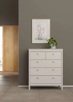 Home affaire Kommode »Madrid, Aufbewahrung, Schubladenschrank, Stauraum« Skandinavisches Design, Wahlweise Leder- oder Metallgriffe