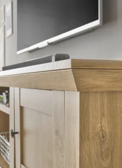 Home affaire Lowboard »Cornwall, Unterschrank im Landhausstil, Kommode, Eiche Dekor« 1 Stk. tlg. verschnörkelte Metallgriffe, offene Fächer und Türen, 152 cm breit