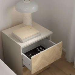 Home affaire Nachtkommode »Maise in Holzoptik mit elegantem Fischgrätmuster« Fischgrätdekorfronten für einen modernen Wohnstil
