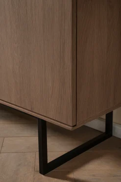 Home affaire Sideboard »Lund, moderner Schrank, Kommode mit Kufengestell« optisch dünner Oberboden, hochwertige Optik, ausreichend Stauraum