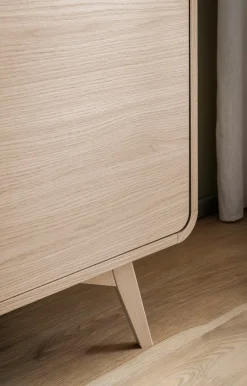 Home affaire Sideboard »Torsby, moderner Schrank, Kommode in Eiche Natur, 108 cm breit« abgerundete Ecken, ausreichend Stauraum, vielseitig einsetzbar