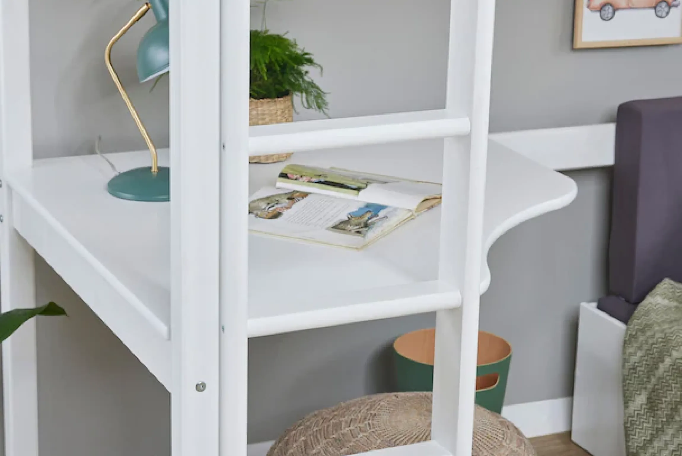 Hoppekids Hochbett »ECO Dream 90x200 mit Schreibtisch & Loungesofa / Gästebett« Kinderbett aus Massivholz, Sofa ausziehbar zum Gästebett