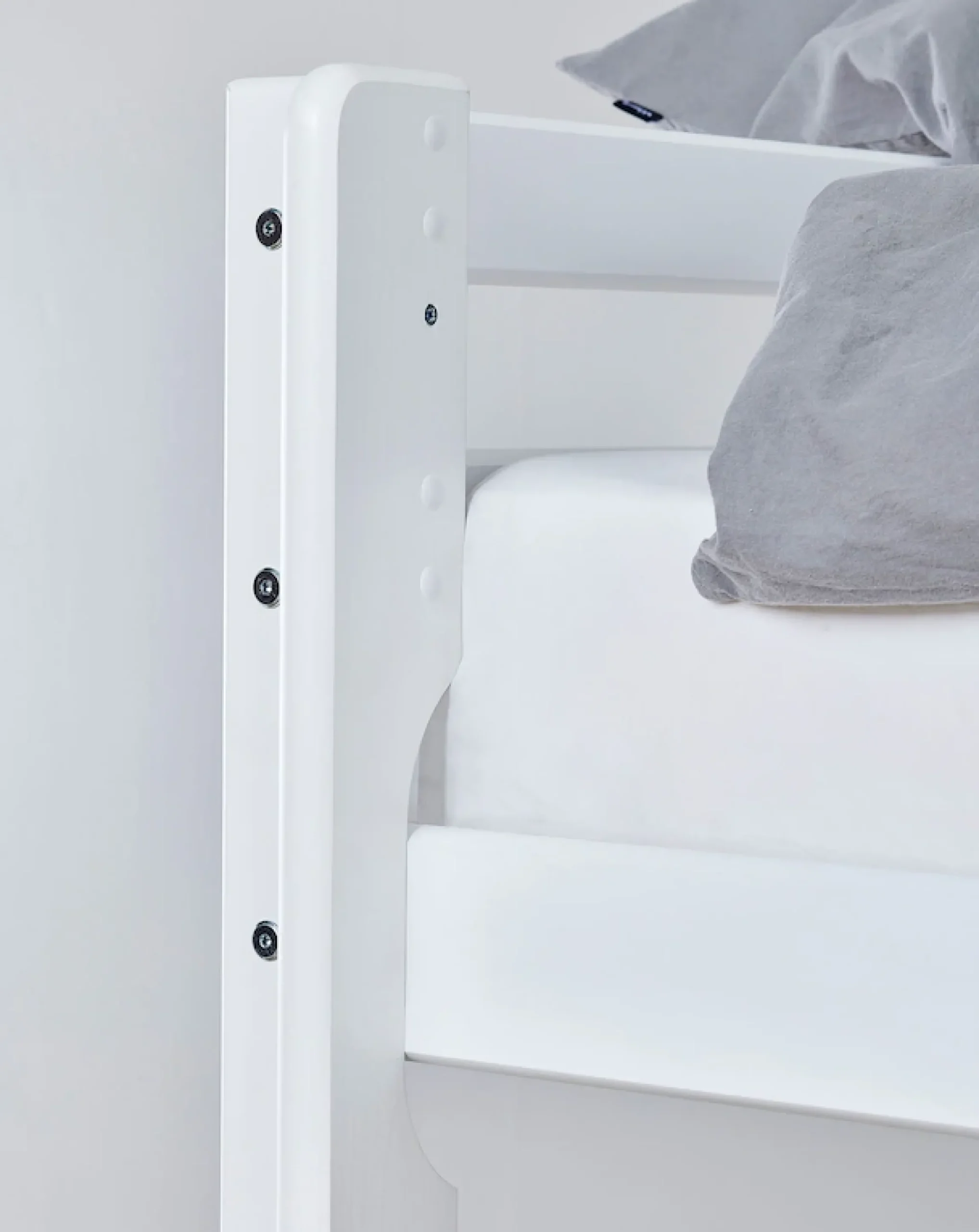 Hoppekids Hochbett »Hochbett 90x200cm mit Schreibtisch, umbaubar zu Einzelbett« FSC® zert. Massivholz, Hochbett ohne Schreibtisch nutzbar