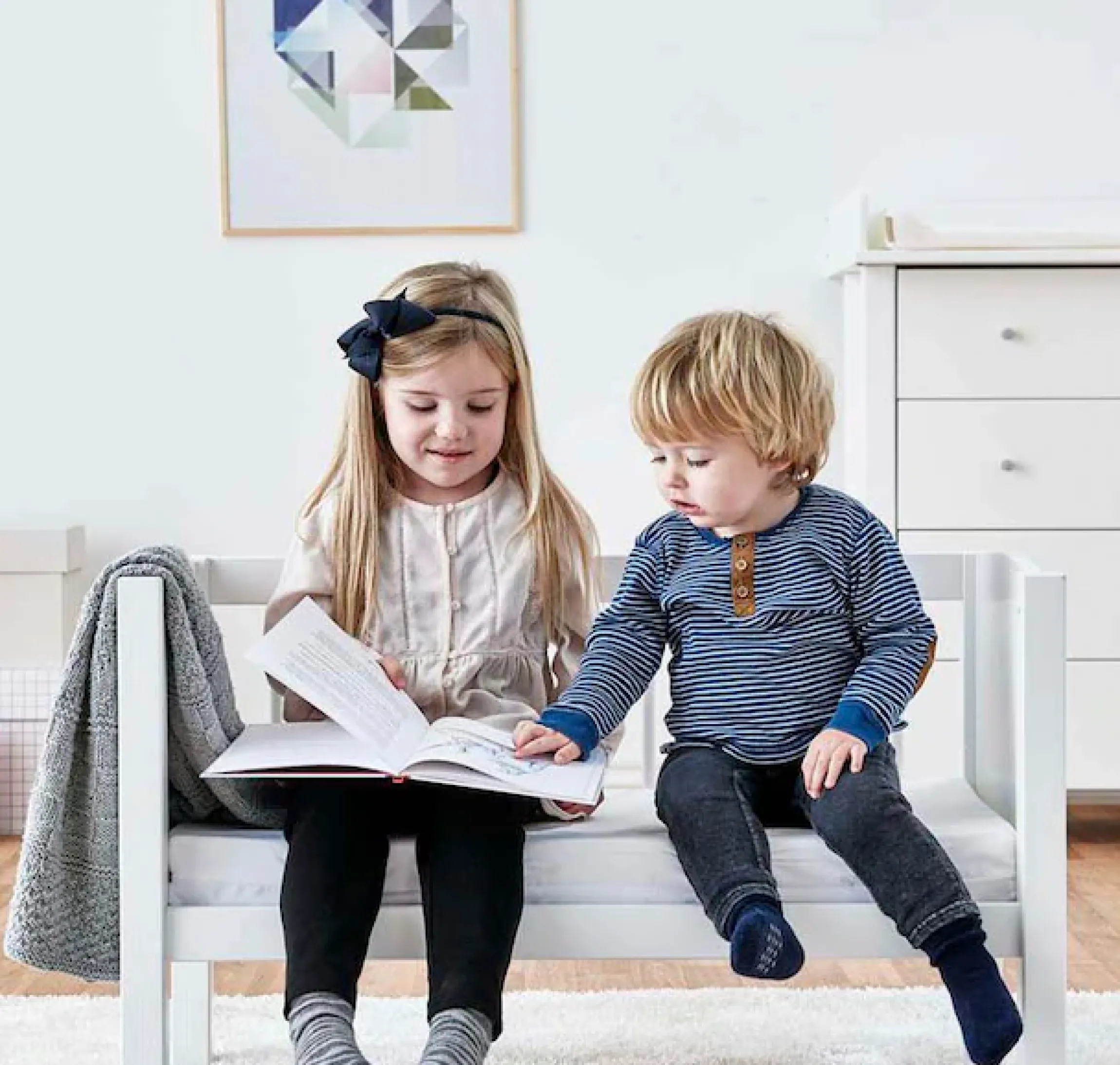 Hoppekids Stubenbett umbaubar zu Sitzbank, wahlweise mit Matratze & Zubehör