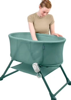 ingenuity Baby-Reisebett »Snooze & Stow™ Easy-Folding Bassinet, grün« faltbar