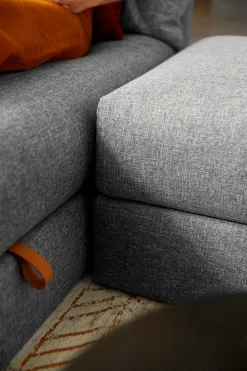 INNOVATION LIVING ™ Polsterhocker »Cornila, Fußhocker, Pouf« Sitzhocker, aufklappbar, großer Stauraum, frei im Raum stellbar