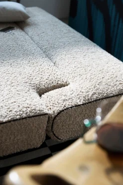 INNOVATION LIVING ™ Schlafsofa »Unfurl Bettsofa, super Strukturstoff, Gästebett, Breite 200cm« Design & Komfort im Einklang. Zeitlose Optik mit Wohlfühlkomfort