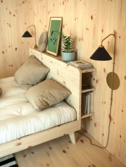 Karup Design Bettgestell »RETREAT BED« aus Kiefer massiv mit Lattenrost, Kopfteil mit 3 Ablagen