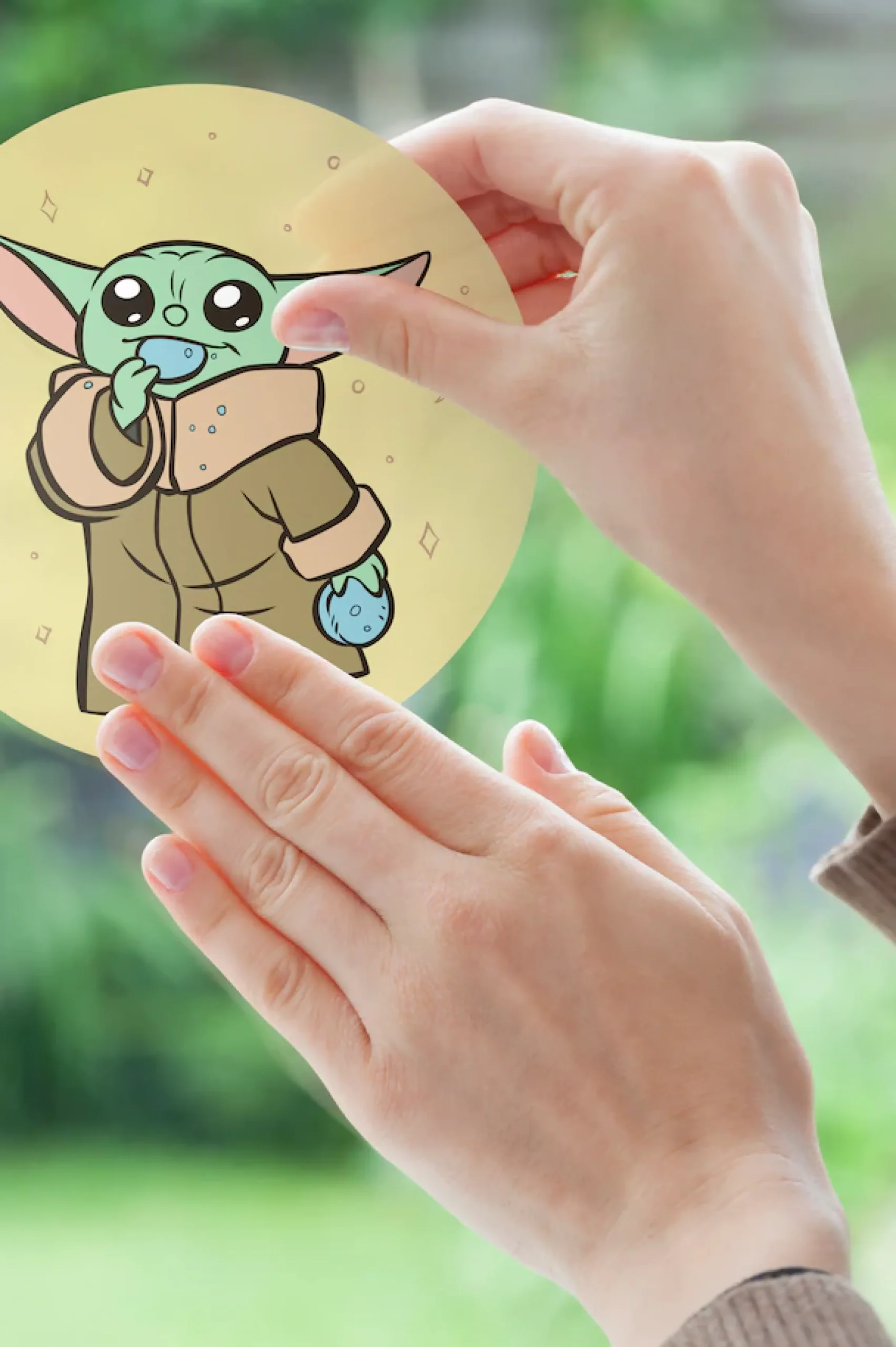 Komar Fensterbild »Fenstersticker - Grogu - Padawan - Größe 30 x 30 cm« 33 x 30 cm, 2 Bogen