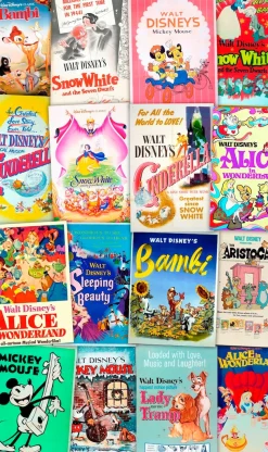 Komar Vliestapete »Digitaldruck Vlies -Disney Movie Posters Retro Girls« bedruckt glatt Kinderzimmer