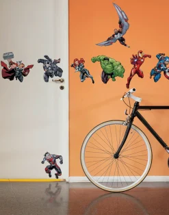 Komar Wandtattoo »Avengers Action - Größe 100 x 70 cm« selbstklebend, Wandsticker, Kinderzimmer
