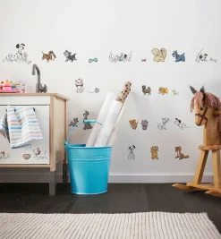 Komar Wandtattoo »Disney Cats and Dogs - Größe 50 x 70 cm« selbstklebend, Wandsticker, Kinderzimmer