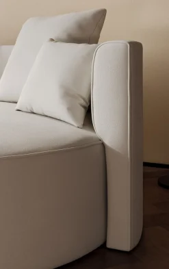 LeGer Home by Lena Gercke 2,5-Sitzer »ISALIE Samtoptik, rundes Loungesofa, mit Kissen, perfekt gepolstert« moderne Stoffe, mit 4 Zierkissen, extra große Sitzfläche