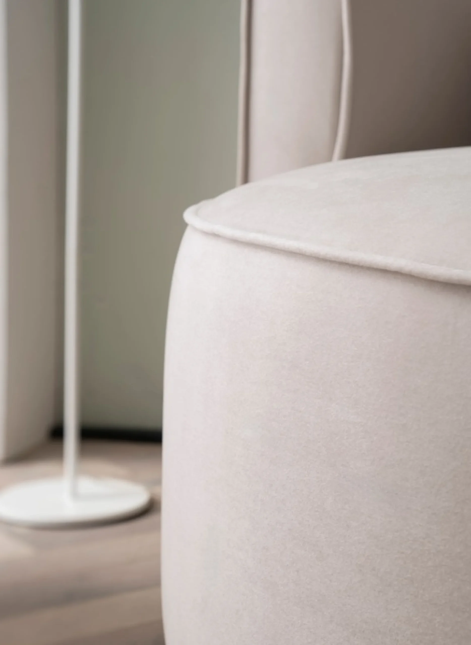 LeGer Home by Lena Gercke XXL-Sessel »ISALIE Samtoptik, Lesesessel, Loveseat, inklusive Zierkissen« extra große Sitzfläche, optional mit Hocker, 3 Bezugsstoffe