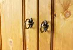OTTO home Garderobenschrank »Rustic« aus massiver Kiefer, Breite 71 cm, Kassettenoptik