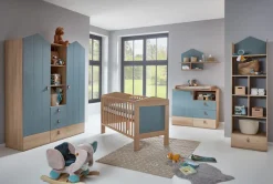 OTTO home Kleiderschrank »Hennix skandinavisches Spitzdach-Design mit Soft-Close, viel Stauraum« H/B/T ca. 200/150/51cm,3 Schubladen, Made in Germany, variable Einlegeböden