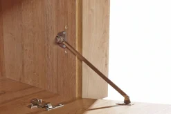 OTTO home Lowboard »Larona, zeitloses TV Board mit 1 Klappe und 2 offenen Fächern« Breite 140 cm, Fernsehbank, viel Stauraum, dekorative Rahmenoptik