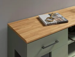 OTTO home Lowboard »Ribe,160cm breit,55cm hoch,Oberplatte Eiche massiv« Eiche massiv,Melamin in Salbeigrün,schwarze Metall Griffe