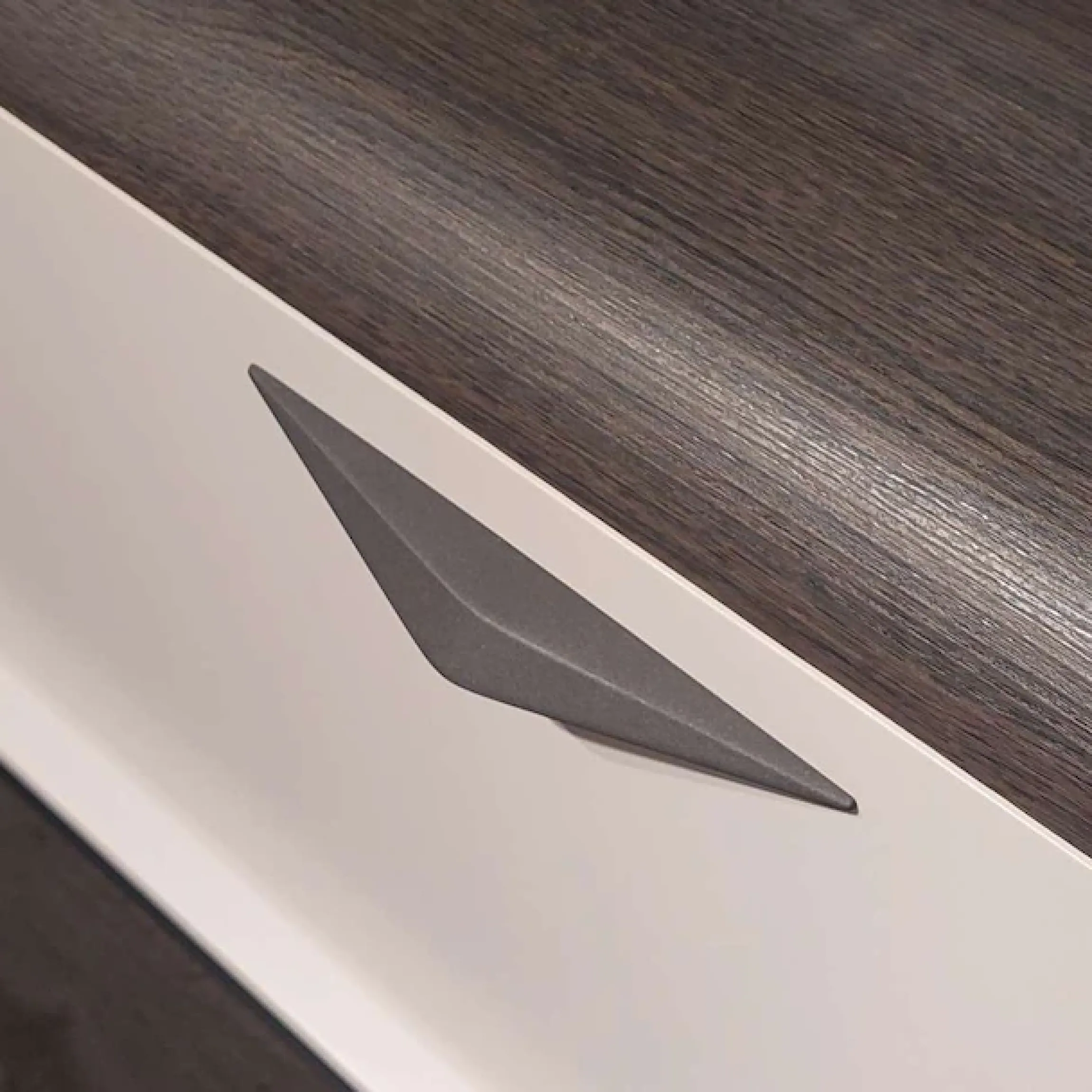 OTTO home Lowboard »Sofy TV-Lowboard, TV-Kommode, TV-Schrank, TV-Unterschrank, TV-Möbel« UV lackiert, Soft Close Funktion, Metallgestell in Anthrazit Dekor