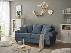 OTTO home 3-Sitzer »Westminster, Sofa im Landhausstil, Couch mit Zierkissen« Federkern-Polsterung, gedrechselter Fuß, hochwertiger Microfaserbezug