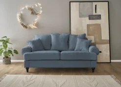 OTTO home 3-Sitzer »Westminster, Sofa im Landhausstil, Couch mit Zierkissen« Federkern-Polsterung, gedrechselter Fuß, hochwertiger Microfaserbezug