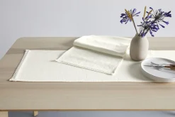 OTTO home Tischläufer »Elyna« uni, mit schöner Spitze, weiche Haptik, leicht strukturiert, 150x35cm