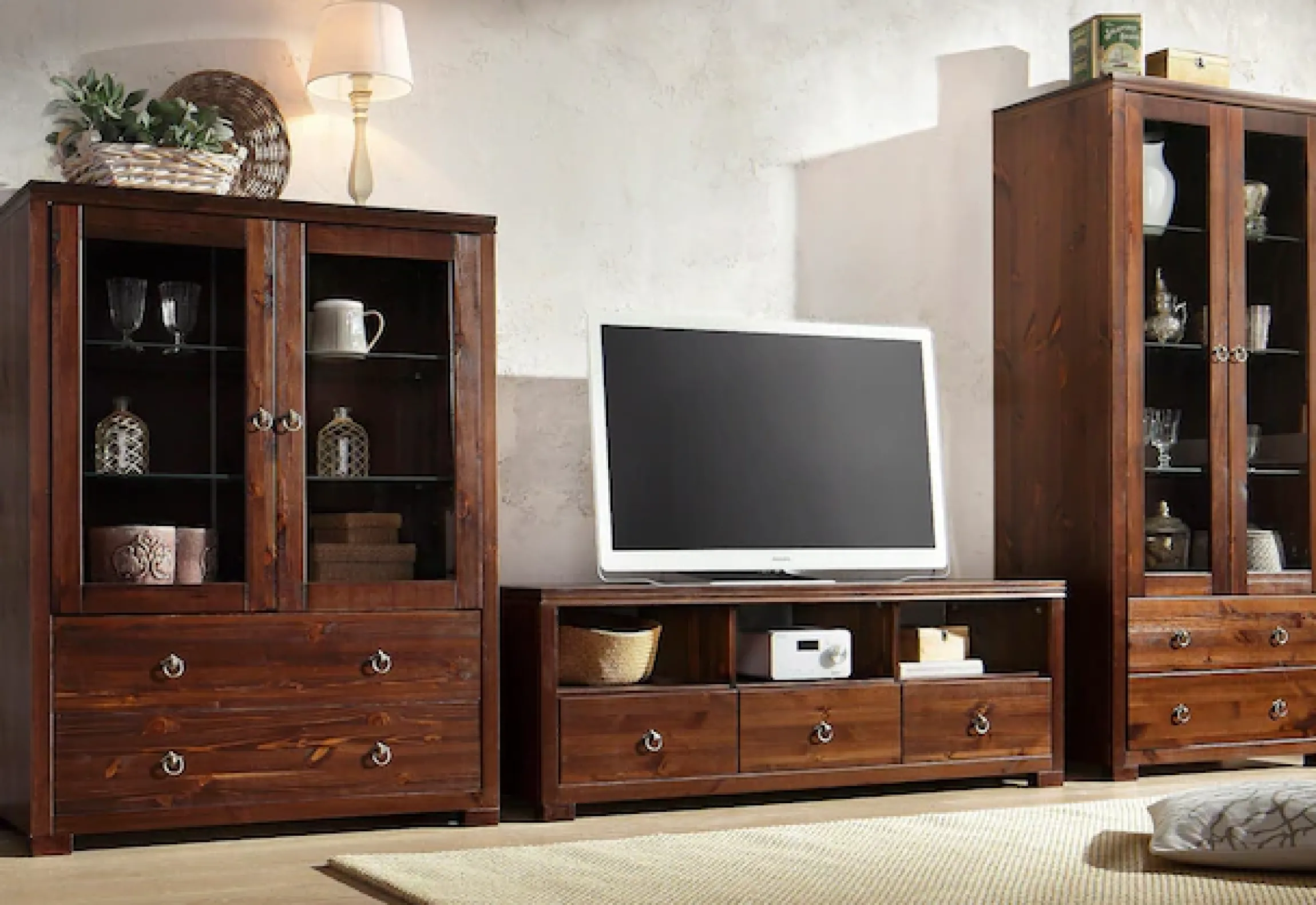 OTTO home Vitrine »Gotland« Breite 80 cm, Höhe 178 cm, mit Glastüren, aus massiver Kiefer, FSC®