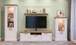 OTTO home Vitrine »Tara« (H/B/T): 132/66/48cm,lackiert mit wasserbasiertem UV-Lack, Soft-Close-Funktion