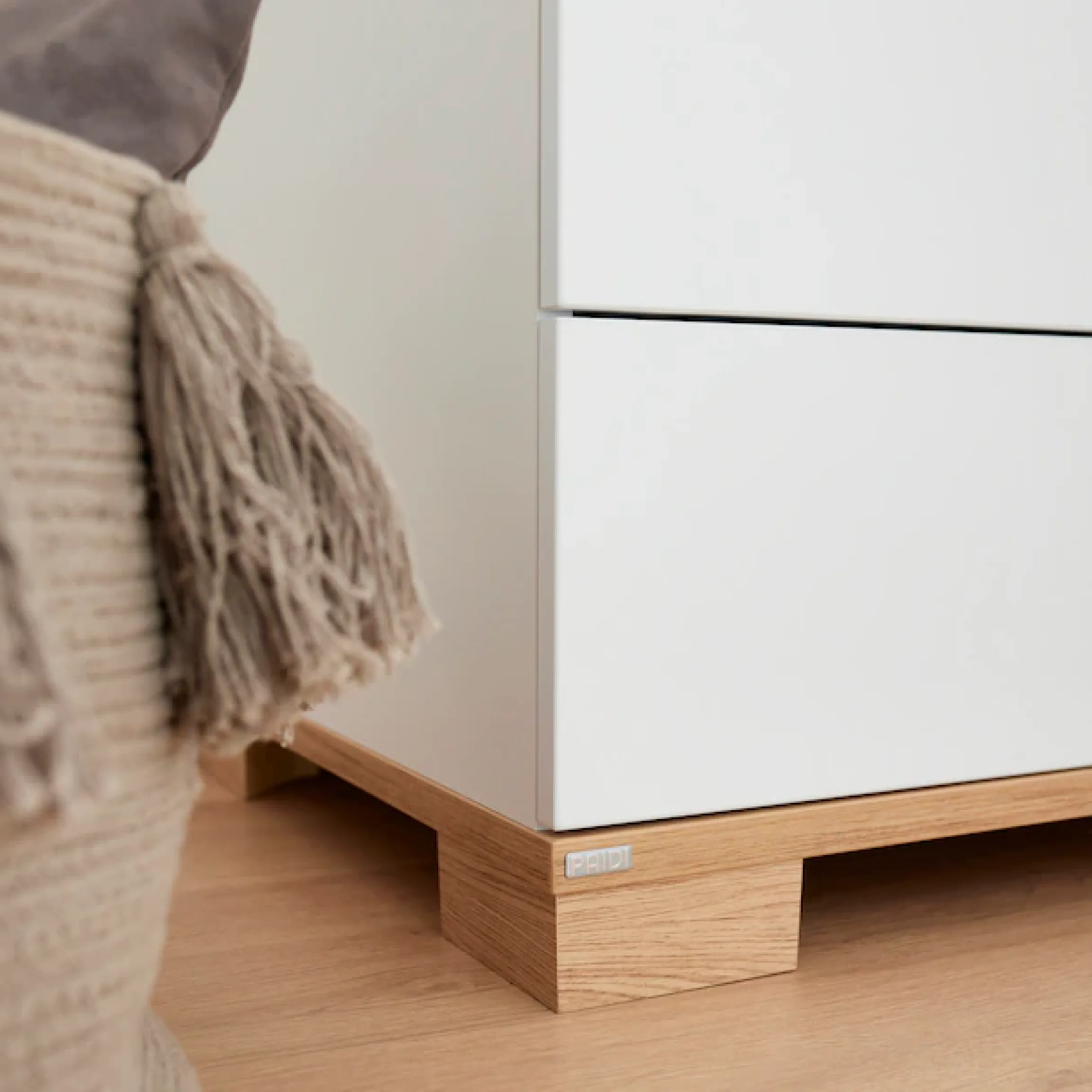 PAIDI Wickelkommode »YOLANDA in Weiß mit Eiche-Dekor, 4 Schubladen mitSoftclose« Massivholz-Griffe, langlebige Kommode, geprüfte Sicherheit 126,8 cm