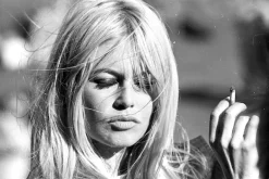 queence Acrylglasbild »Brigitte Bardot« Film | Filmfiguren | Filmszene | Foto | Frau | Portrait | Schwarz-Weiß | Stars Fine Art-Print in Galeriequalität