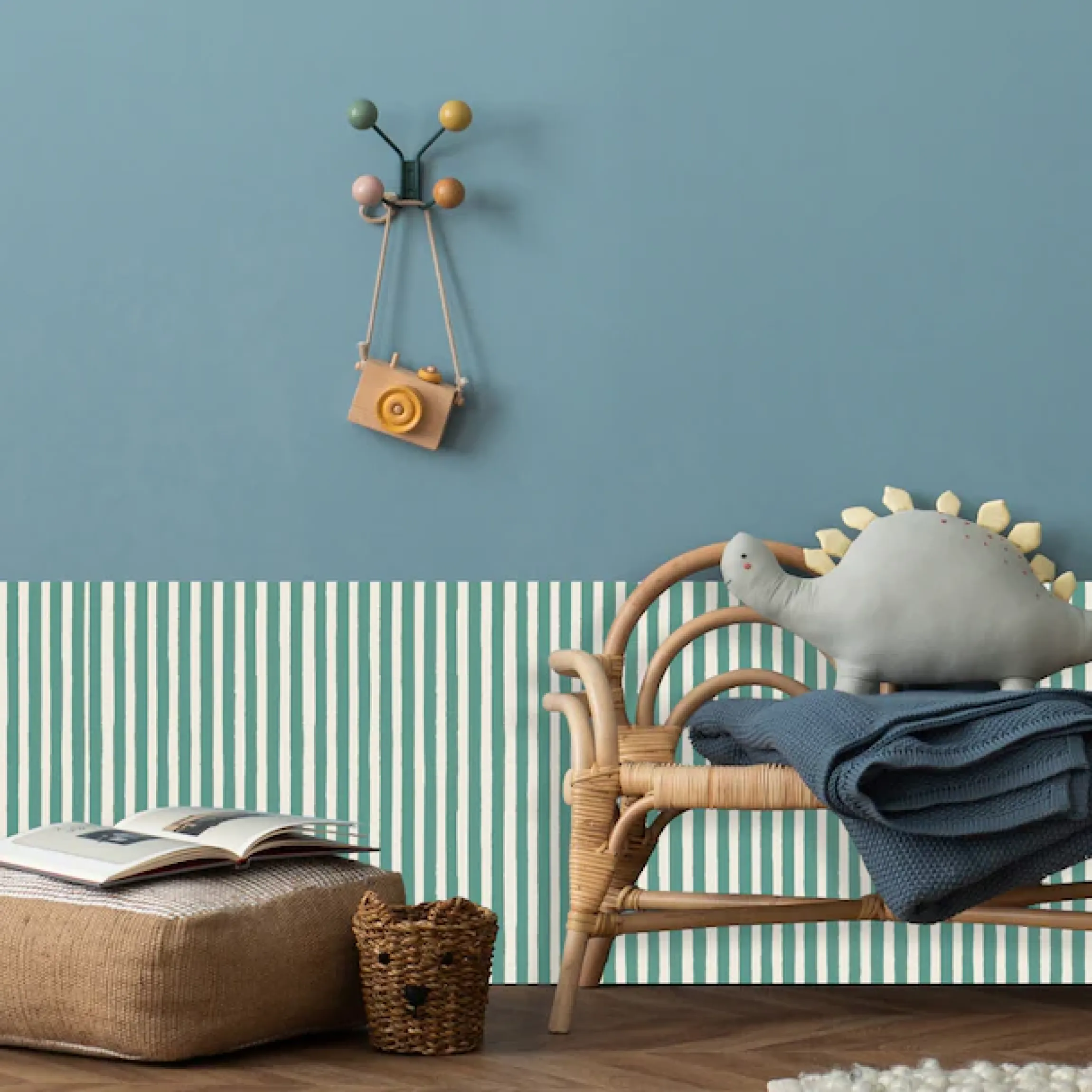 queence Bordüre »Wandbordüre Dunkelgrün 250x90cm« Nadelstreifen | Streifen | bedruckt | gestreift | mehrfarbig | natürlich | seidenmatt glatt Wandpaneele, selbstklebend, Tapete, Sticker, gestreifte Wandtattoos