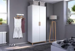 rauch Drehtürenschrank »Kleiderschrank Schrank Garderobe Wäscheschrank Schlafzimmer CARLSSON« Breiten: 92/136/181 cm, Höhe 203 cm,Griffe und Füße in massiver Eiche, viel Stauraum MADE IN GERMANY