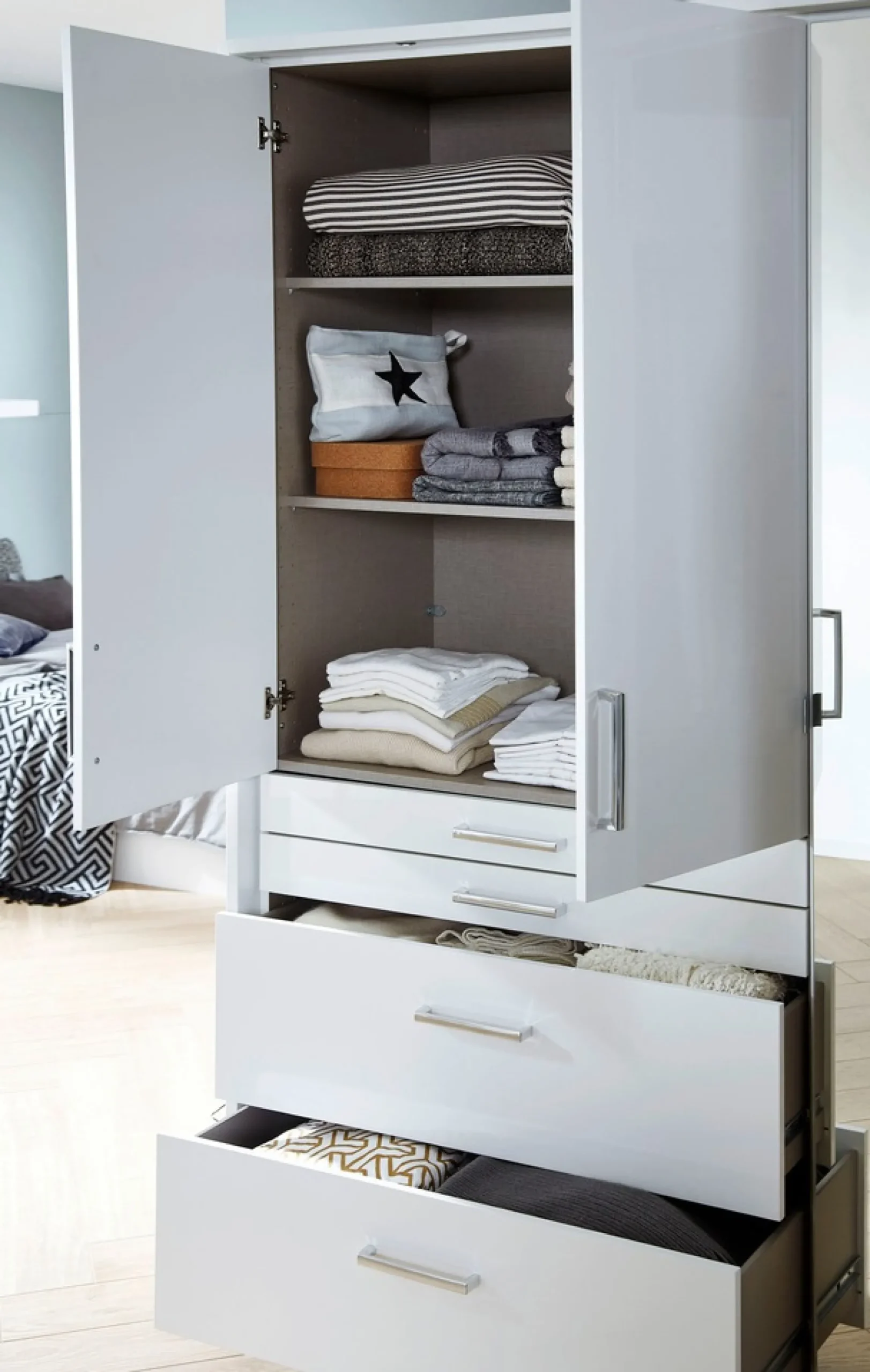 rauch Drehtürenschrank »Kleiderschrank Schrank Garderobe GarderobenschrankHOMBURG« mit Spiegel, oberer Schubkasten mit Einteilung MADE IN GERMANY