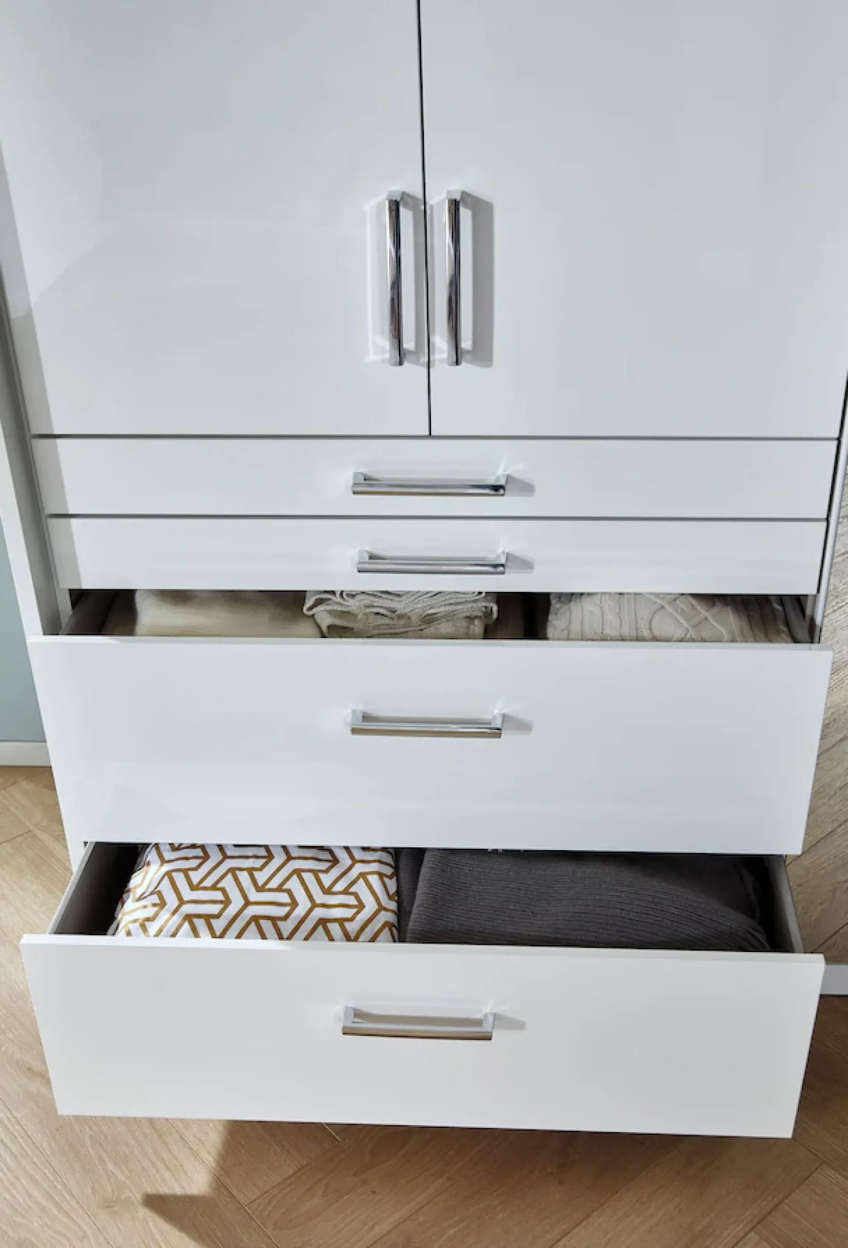 rauch Drehtürenschrank »Kleiderschrank Schrank Garderobe GarderobenschrankHOMBURG« mit Spiegel, oberer Schubkasten mit Einteilung MADE IN GERMANY