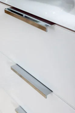 rauch Kombikommode »Kommode Türkommode Sideboard Kombikommode FLIPP mit Glasfront« Breite 200 cm mit 2 Einlegeböden,3-türig, 3 Schubladen, Soft-Close-Funktion, Oberboden und Front Glas