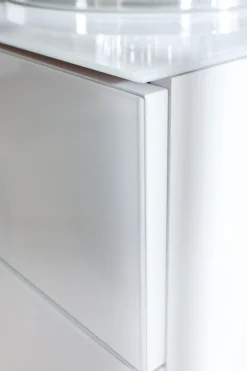 rauch Kombikommode »Kommode Türkommode Sideboard Kombikommode FLIPP mit Glasfront« Breite 200 cm mit 2 Einlegeböden,3-türig, 3 Schubladen, Soft-Close-Funktion, Oberboden und Front Glas