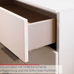 rauch Kombikommode »Kommode Türkommode Sideboard Kombikommode FLIPP mit Glasfront« Breite 200 cm mit 2 Einlegeböden,3-türig, 3 Schubladen, Soft-Close-Funktion, Oberboden und Front Glas