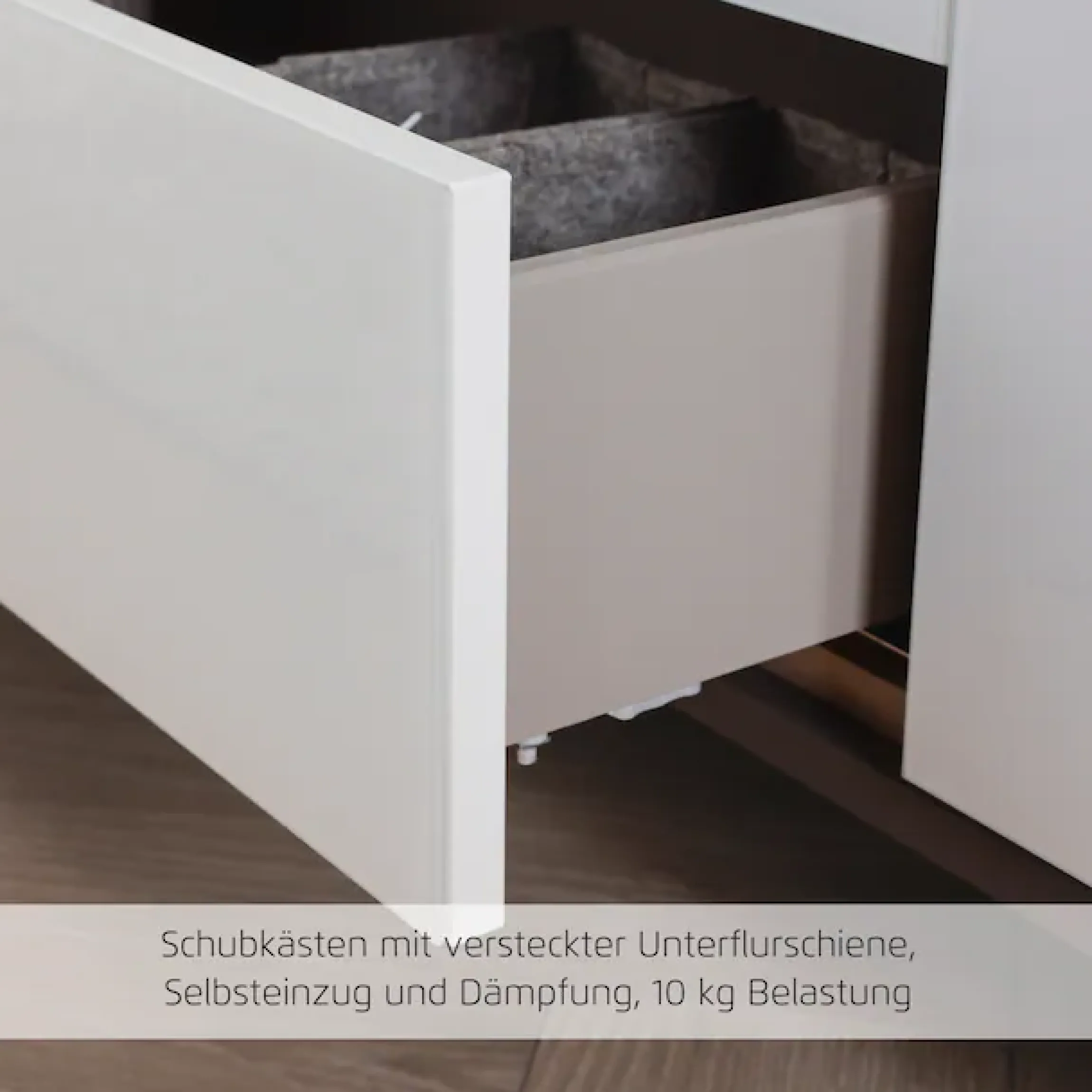 rauch Nachtkommode »Nachttisch Nachtkonsole MONTCLAR Frontauswahl Dekor/Hochglanz/Glas« Breite 40 cm / Höhe 61 cm, inkl. Soft-Close-Funktion,mit 3 geräumigen Schubladen, viele Griffvarianten MADE IN GERMANY