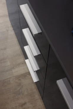 rauch Schubkastenkommode »Sideboard Kommode Kombikommode KOLUNA mit Hochglanzfront« Breite 120 cm mit eleganter Hochglanzfront,vier große Schubladen, mit insgesamt 4 Einlegeböden MADE IN GERMANY