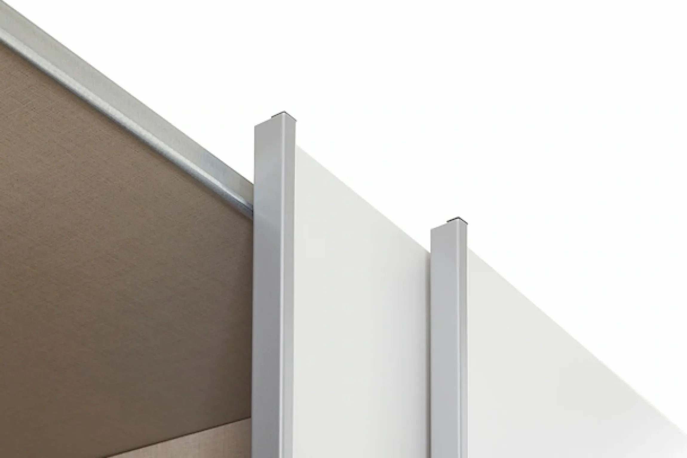rauch Schwebetürenschrank »Kleiderschrank Schrank Garderobe Wäscheschrank Schlafzimmer BORBA« Breiten 218/260 cm, Höhe 210 cm,optional mit Absetzung in Graumetallic MADE IN GERMANY